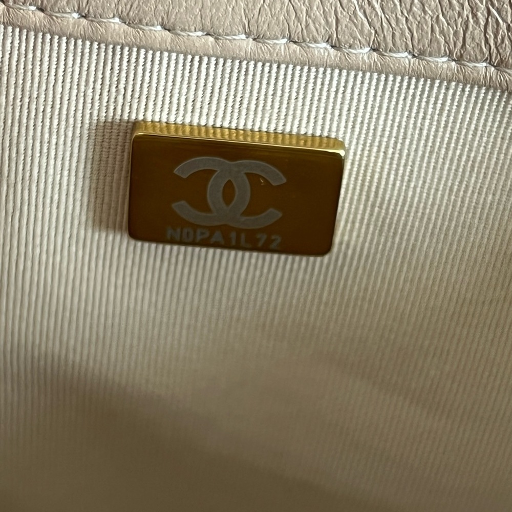 SOLD‼️‼️New Chanel flap bag - Picture 2 of 16
